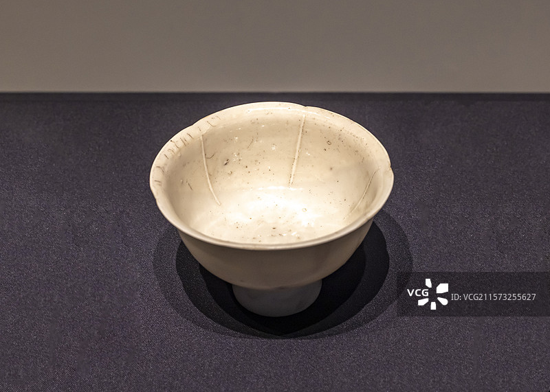 青白釉葵口高足杯 宋 南丰县白舍窑遗址 江西省博物馆图片素材