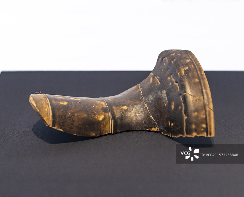 酱褐釉腰鼓残件 唐 乐平市南窑遗址 江西省博物馆图片素材