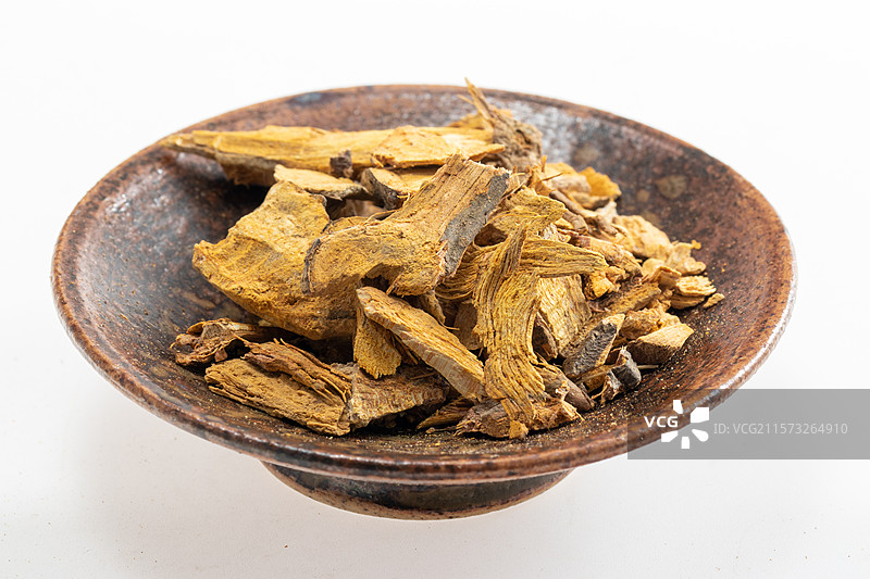 白色背景上的中草药虎杖产地湖北图片素材