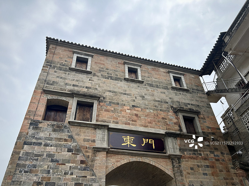 云南红河县古城门东门图片素材