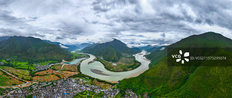 云南丽江长江第一湾图片素材