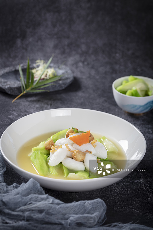 丝瓜煮鱼腐图片素材