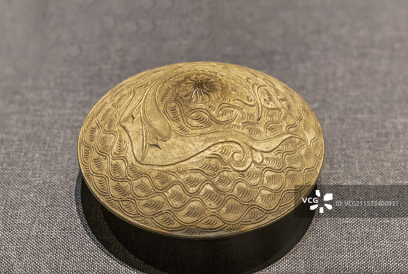 广西壮族自治区博物馆“古代文明陈列”展：中和窑摩竭水波纹碗模（宋，1964年藤县中和窑址出土）图片素材