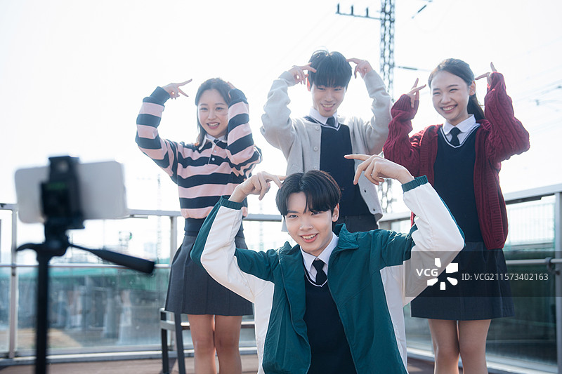 生活方式，阳光，出席，高中生，一人媒体，新词，自摄，视频拍摄，乐趣图片素材