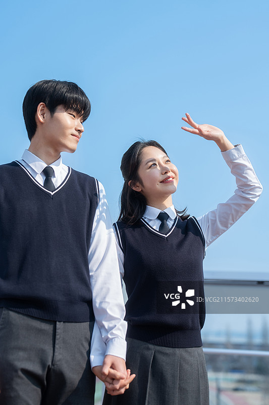 高中生，梦幻般的，期待，希望，晴朗的天空，活力四射图片素材