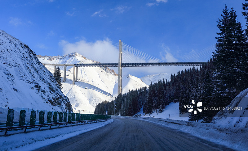 新疆伊犁霍城果子沟大桥图片素材