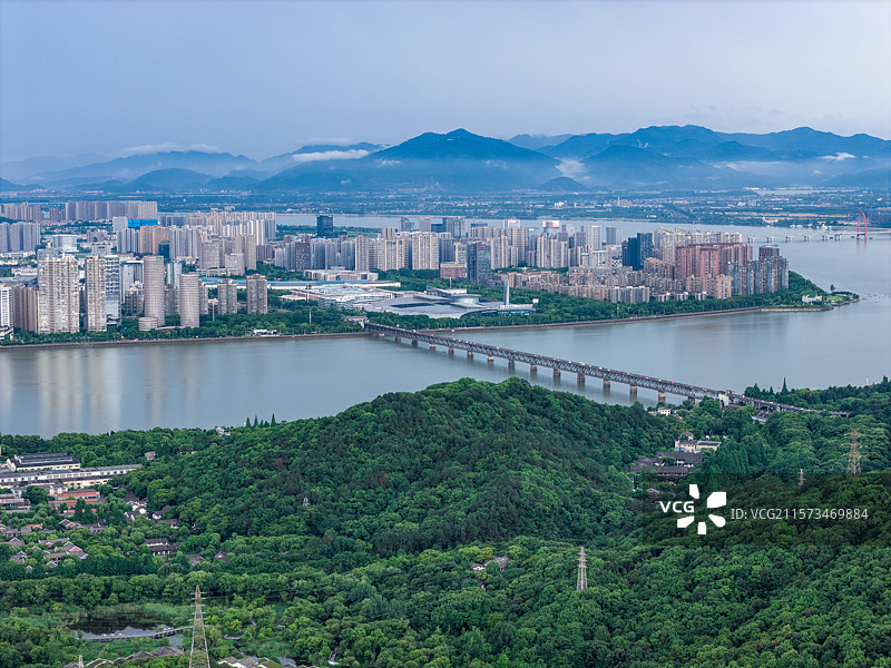 杭州市钱塘江大桥两岸风光图片素材