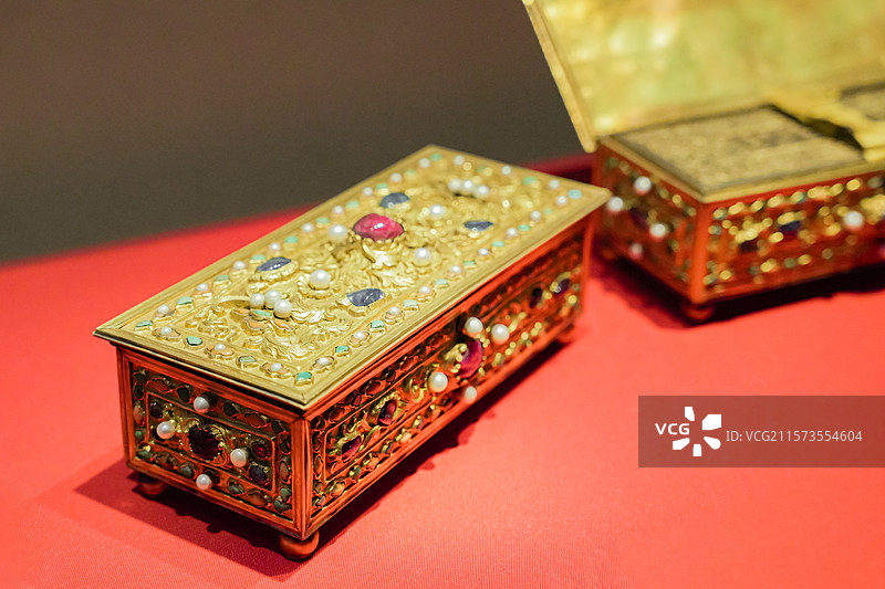 故宫馆藏金嵌珍珠宝石藏经匣清乾隆 [1736~1795年]图片素材