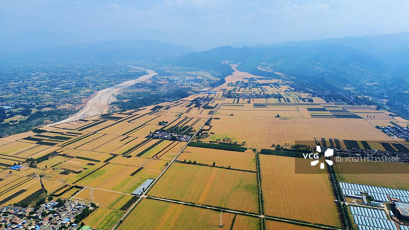 航拍陕西宝鸡岐山县五丈原：秦岭黄土台原一部分，原上地势平坦。三国诸葛亮北伐屯兵之地，积劳成疾病逝于此图片素材