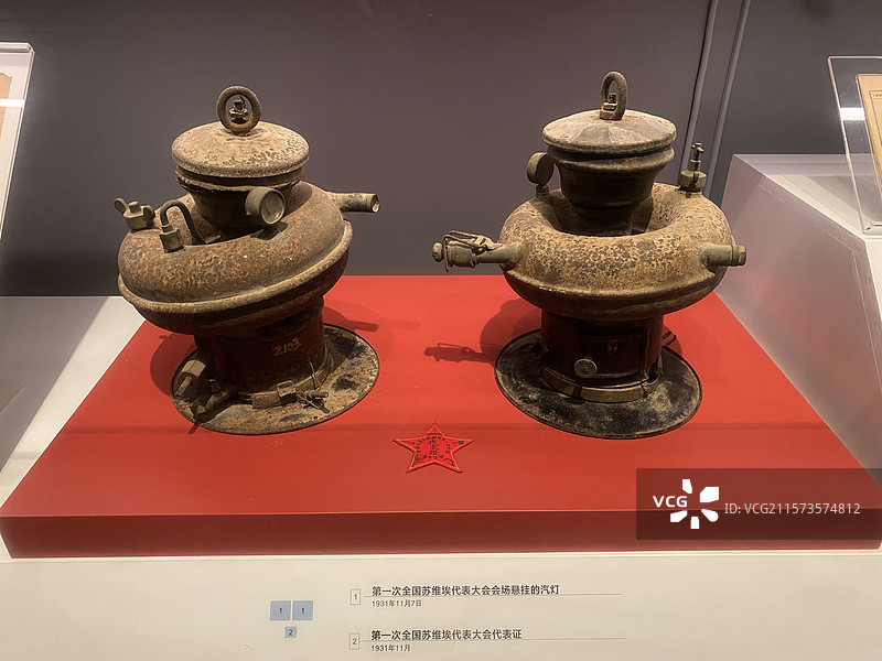 第一次全国苏维埃代表大会会场悬挂的汽灯、汽灯图片素材