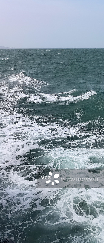 深蓝海洋浪花风光近景图片素材