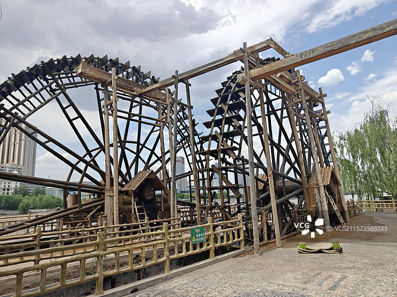 甘肃兰州水车博览园黄河大水车图片素材