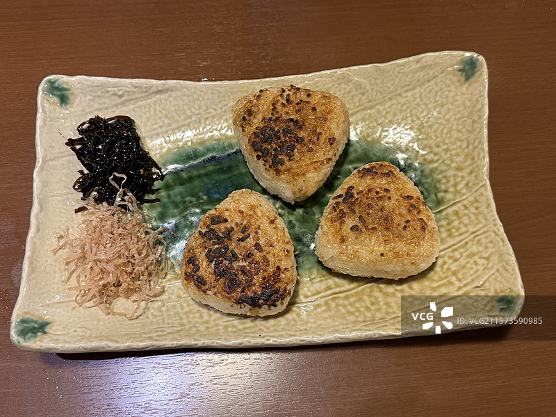 日式居酒屋，烤饭团图片素材