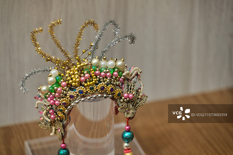 漳州木偶艺术展示馆华丽的古代头饰图片素材