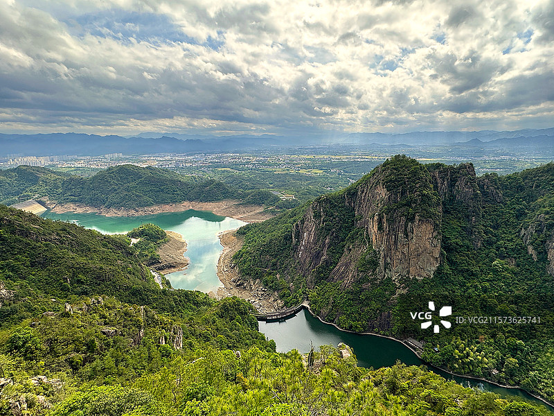 台州天台山景区琼台仙谷、会仙桥玻璃栈道、天台山大瀑布图片素材