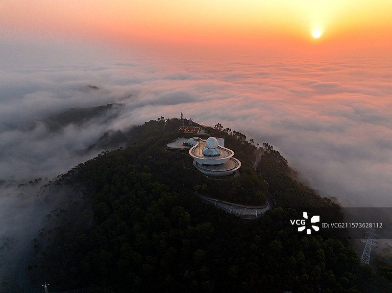 云上海沧日出图图片素材