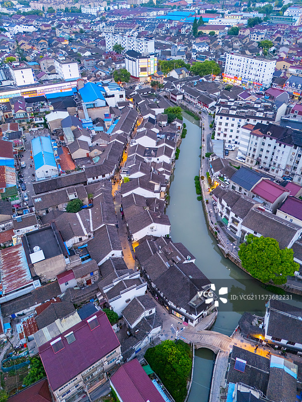 航拍上海宝山罗店古镇日落风光图片素材