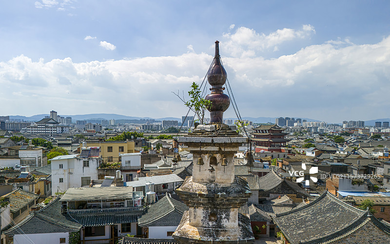 云南省红河哈尼族彝族自治州建水玉皇阁及崇文塔图片素材