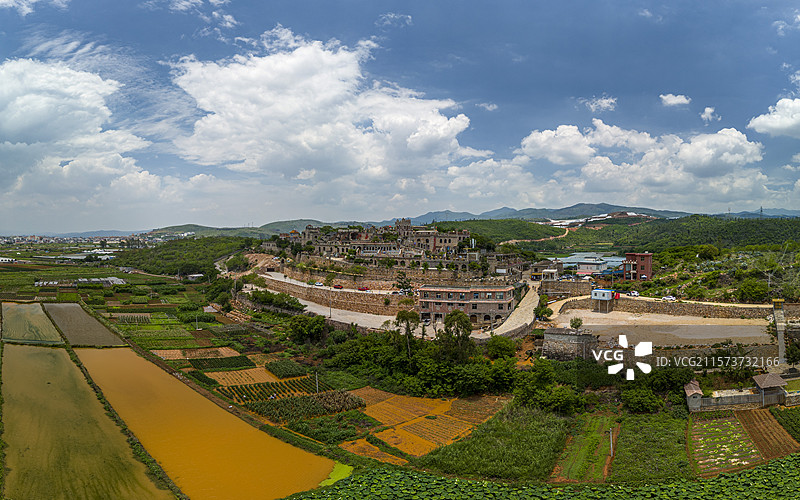 云南省红河哈尼族彝族自治州建水贝山陶庄图片素材