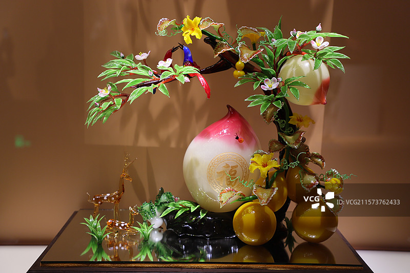 中国国家博物馆淄博琉璃艺术展《福禄寿喜财》图片素材