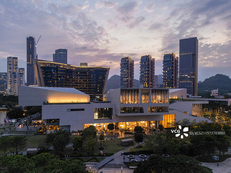 深圳海上世界文化艺术中心蓝调夜景图片素材
