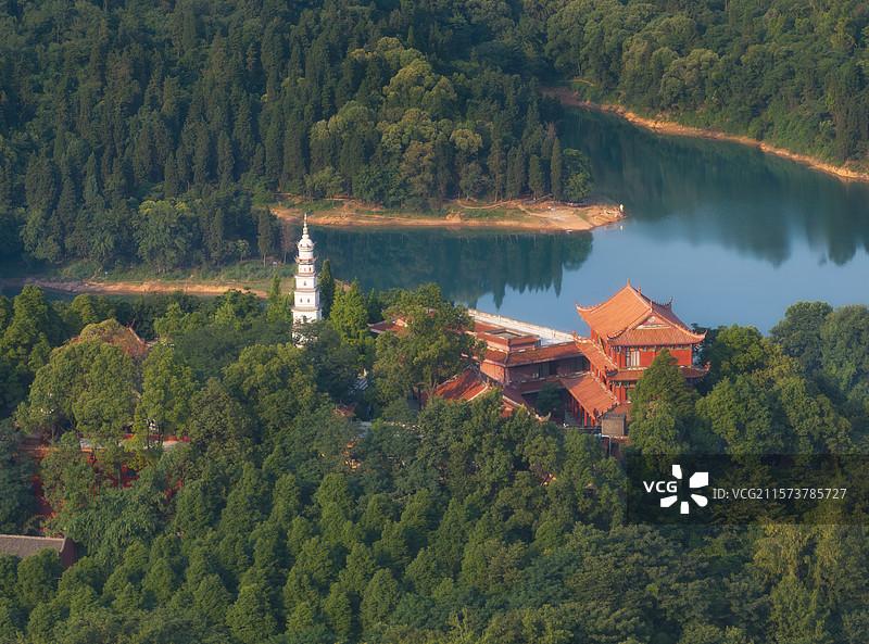 中国四川成都崇州白塔湖白塔寺航拍图图片素材