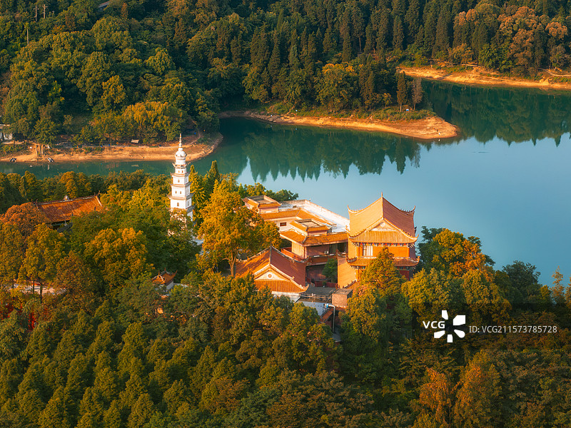 中国四川成都崇州白塔湖白塔寺航拍图图片素材