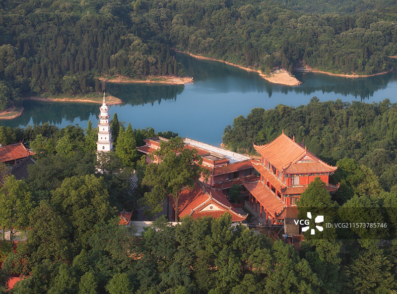 中国四川成都崇州白塔湖白塔寺航拍图图片素材