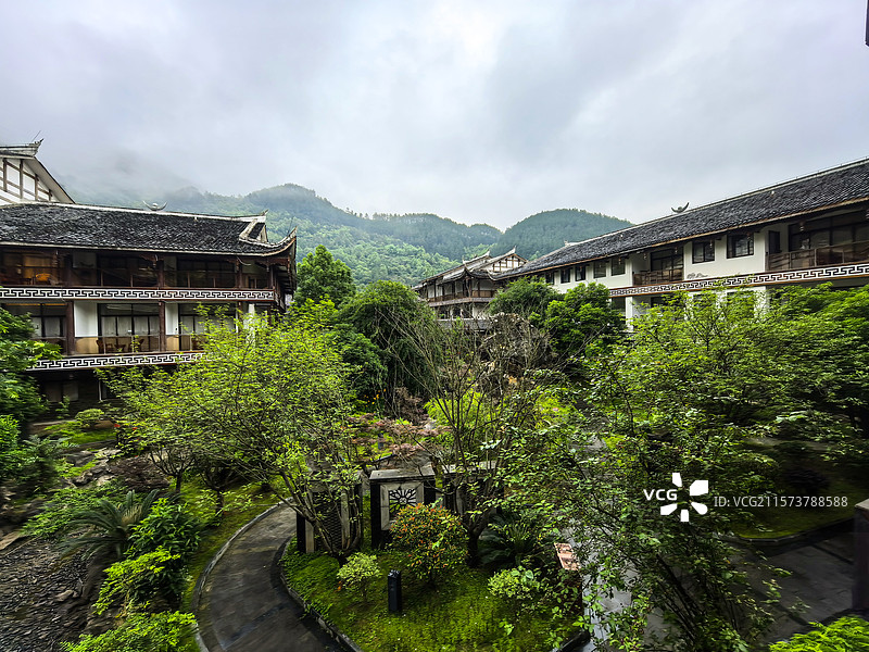 中国贵州黔东南州剑河县仰阿莎温泉小镇风光图片素材