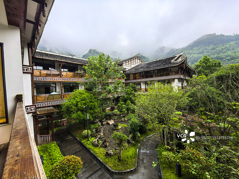 中国贵州黔东南州剑河县仰阿莎温泉小镇风光图片素材