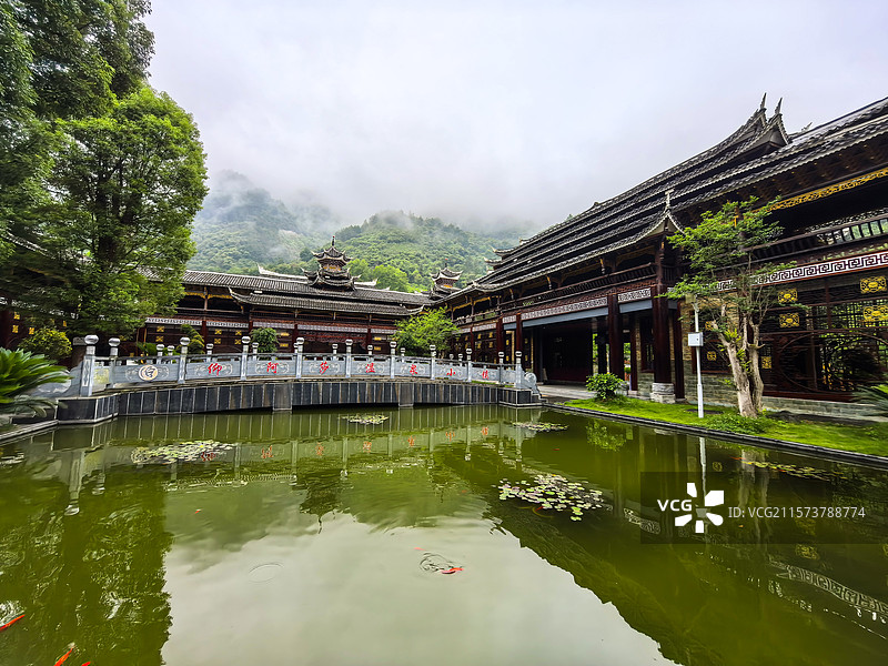 中国贵州黔东南州剑河县仰阿莎温泉小镇风光图片素材