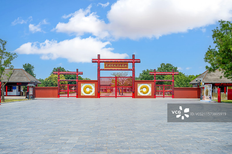 安阳殷墟宫殿宗庙遗址景区大门图片素材