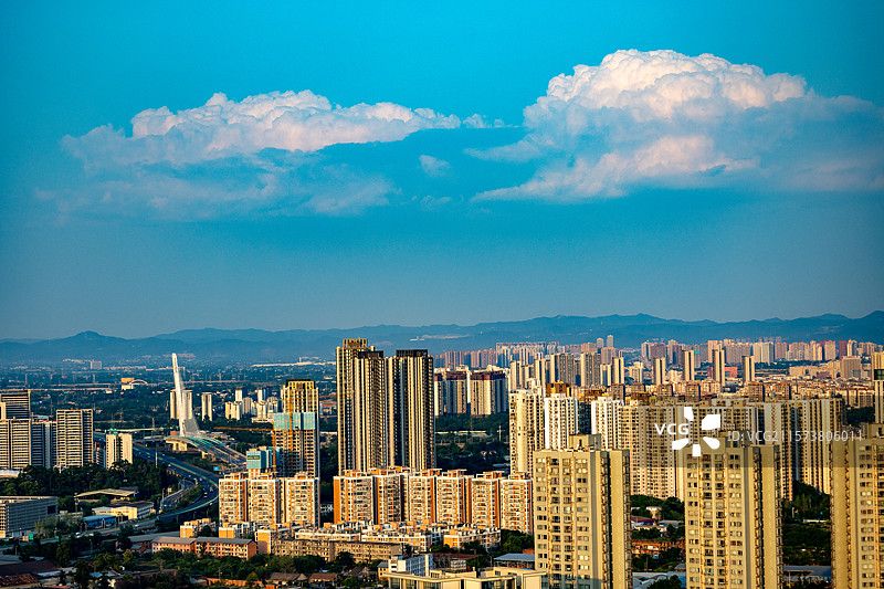 成都东郊蓝天白云图片素材