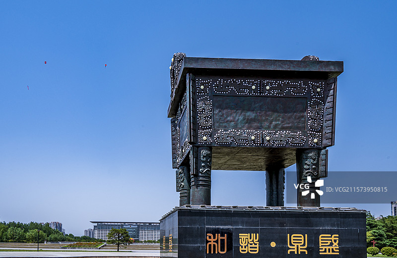 安阳博物馆司母戊鼎雕塑图片素材