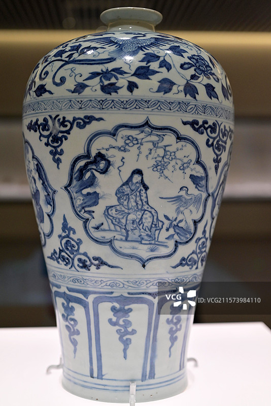 青花四爱图梅瓶图片素材