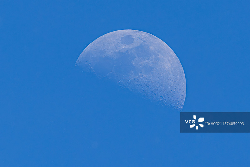 完美半月图片素材