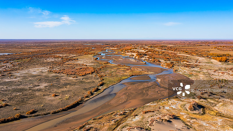 新疆哈密市伊州区大海道大漠戈壁的壮阔景象图片素材