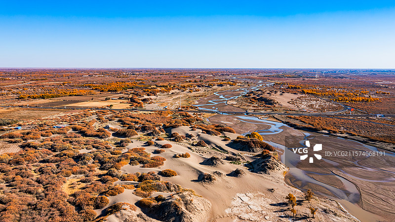 新疆哈密市伊州区大海道大漠戈壁的壮阔景象图片素材