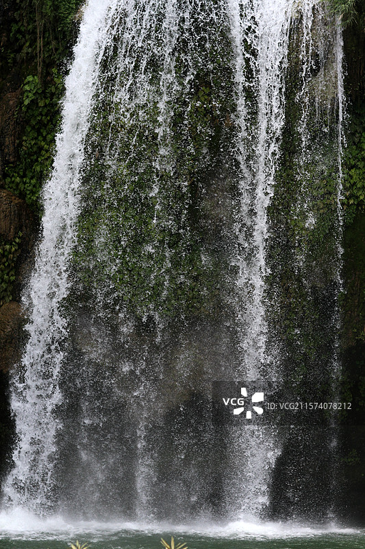广西田东县龙须河瀑布图片素材