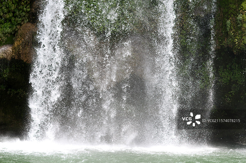 广西田东县龙须河瀑布图片素材