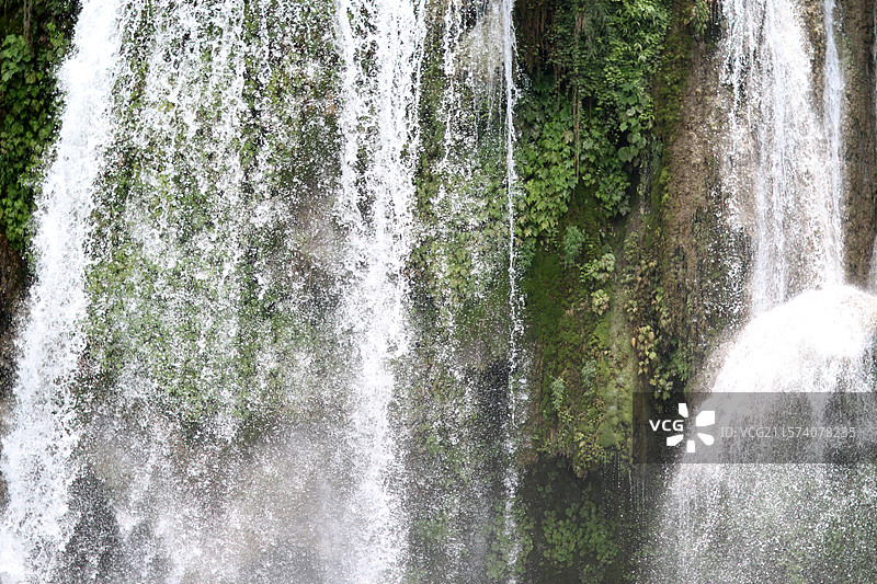 广西田东县龙须河瀑布图片素材