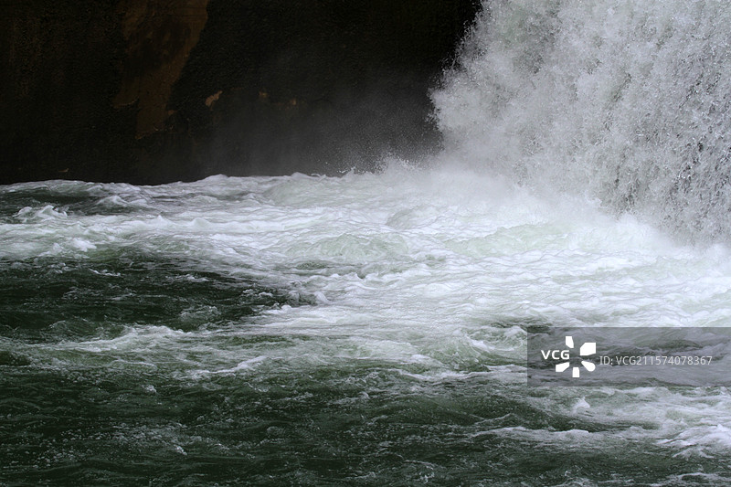 广西田东县龙须河瀑布图片素材