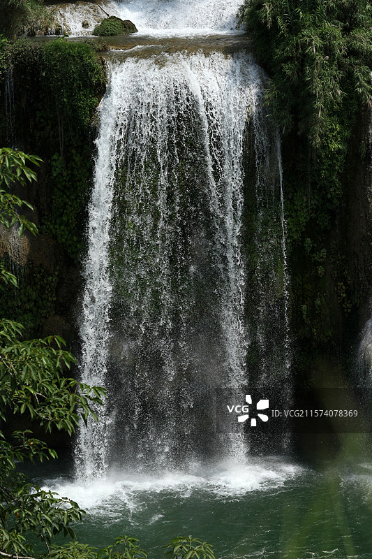 广西田东县龙须河瀑布图片素材