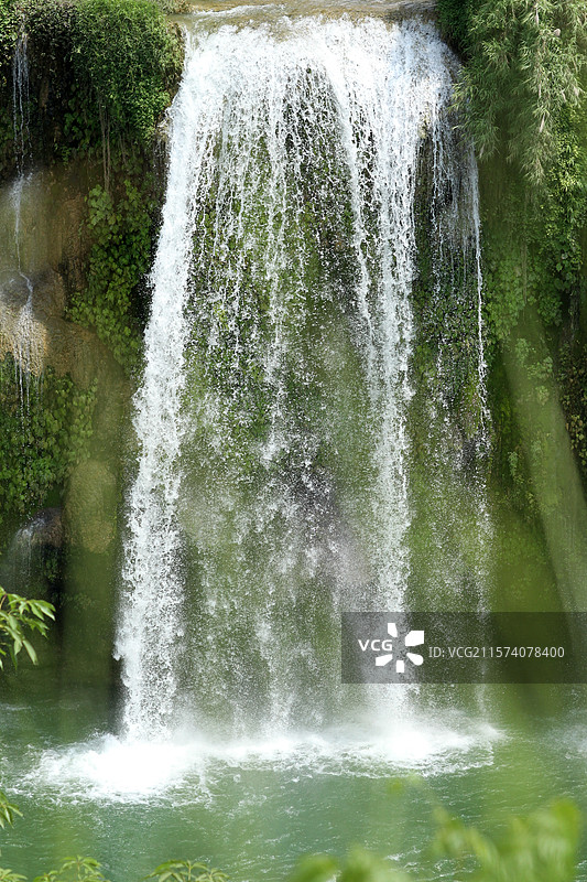 广西田东县龙须河瀑布图片素材