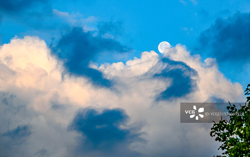 重庆酉阳：石门山下光影纪实图片素材