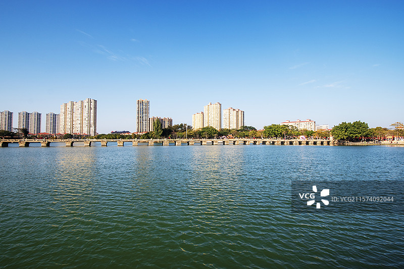 除夕的国家级文保单位泉州晋江安海五里桥黄昏景观图片素材