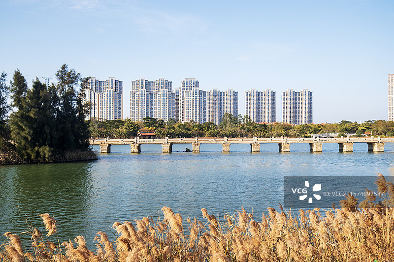 除夕的国家级文保单位泉州晋江安海五里桥黄昏景观图片素材