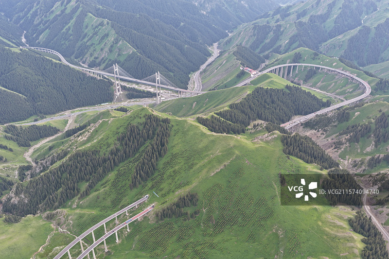 新疆伊犁果子沟大桥图片素材
