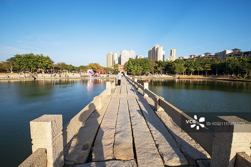 除夕的国家级文保单位泉州晋江安海五里桥黄昏景观图片素材