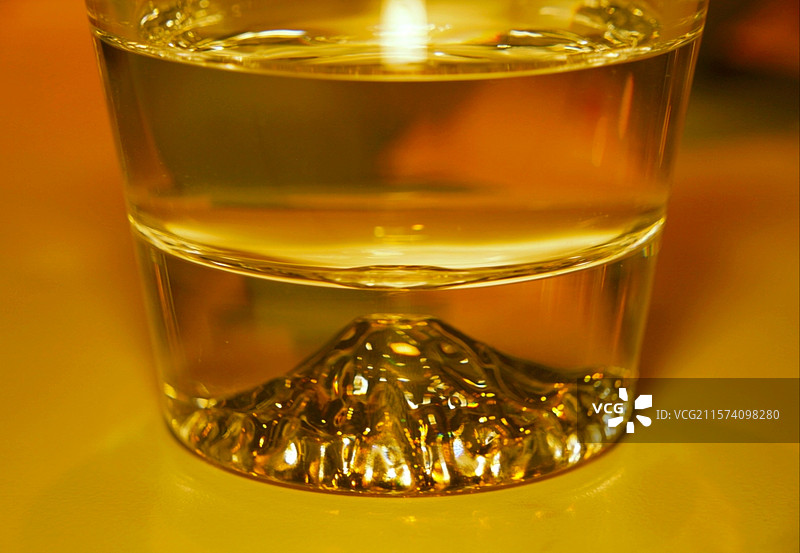 餐厅水杯底宣传图——日照金山图片素材